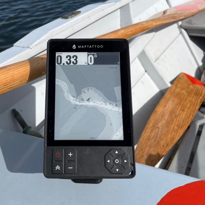 Portable boat GPS, designed with small craft in mind. No installation needed. Simply take it to the small craft you are using, be it a boat, kayak, paddleboard, dinghy, canoe,  or more.